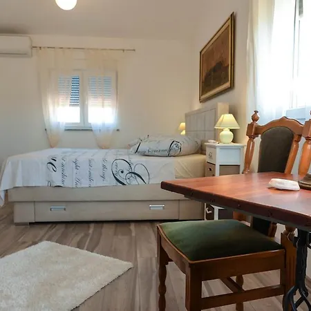Apartment Mastermusic